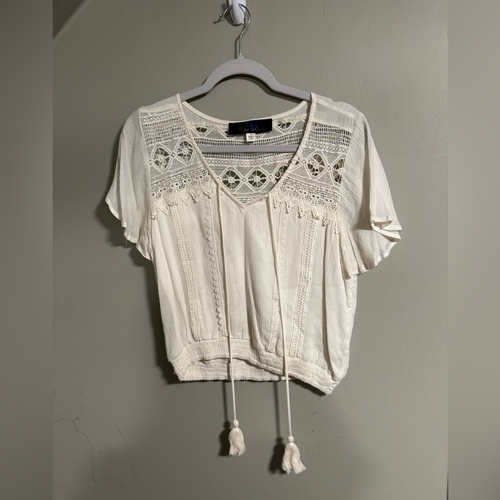 White crop Francesca’s top size Small
